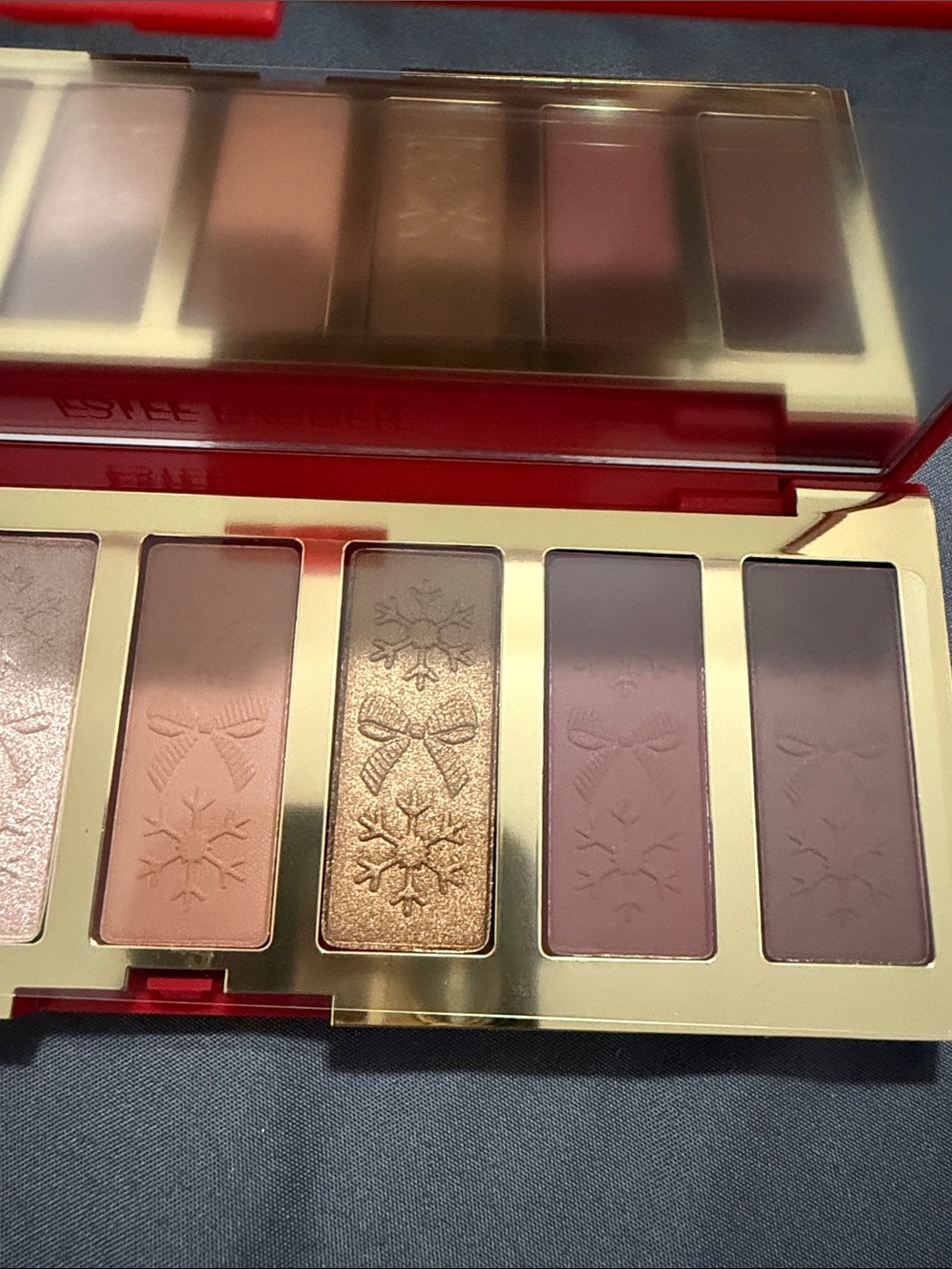 Estee Lauder Red Makeup Palette with Gold Accents. New never touch - Picture 8 of 9